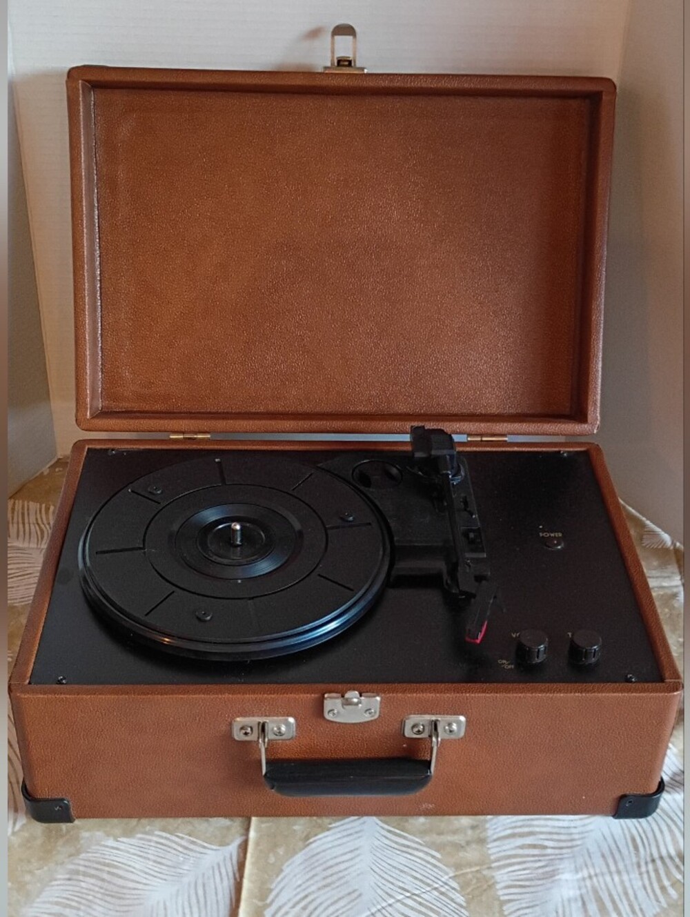 New Crosley Model CR 49 -TA - Picture 2 of 11